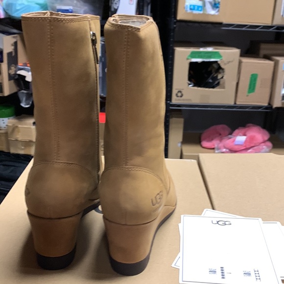 UGG Joely Shearling Lined Wedge Boot Chestnut Leather, Womens Size 6 US/ 37 EU - Picture 2 of 8